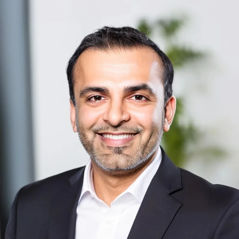 Shariq Refai, MD, MBA, psychiatrist and medical editor of AnxietyResearch.org.